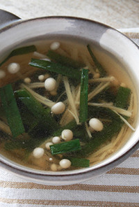ニラとえのきの中華スープ