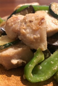 鶏ムネ肉と夏野菜塩麹炒め