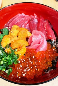 絶品！097：極上酢飯の究極三色海鮮丼