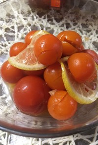 ひび割れトマトの蜂蜜レモンマリネ