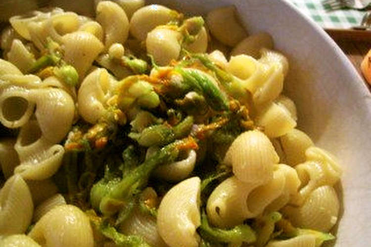 ズッキーニの花のパスタ レシピ 作り方 By トレピアンテ クックパッド 簡単おいしいみんなのレシピが349万品