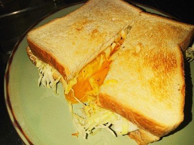 エッグベネディクト風トーストサンドの写真