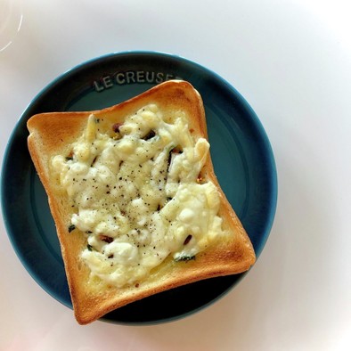 おかかチーズマヨトーストの写真