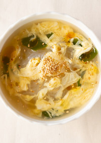 ふんわり卵とわかめの中華はるさめスープ