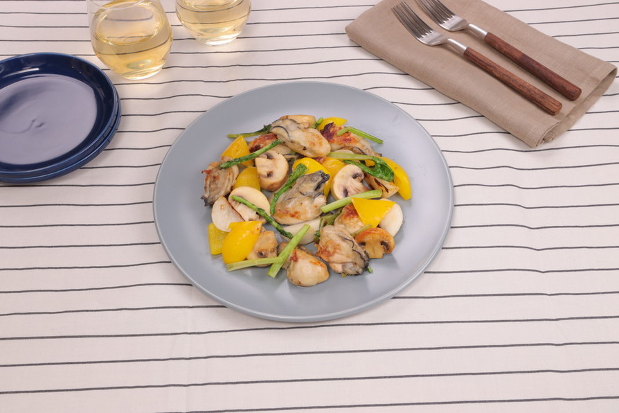 牡蠣と彩り野菜のレモンバターソテーの画像