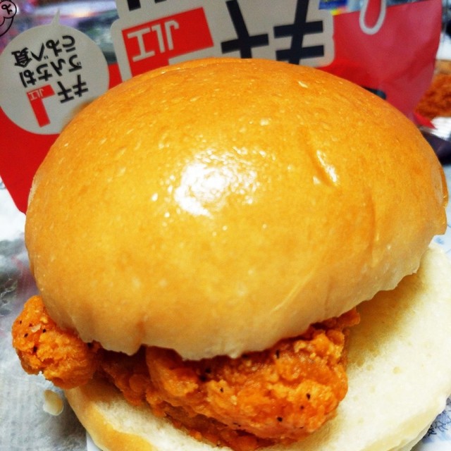 最強に簡単で美味しい Lチキバーガー レシピ 作り方 By 小怪獣のむーちゃん クックパッド 最強に簡単で美味しい Lチキバーガー レシピ 作り方 By 小怪獣のむーちゃん クックパッド