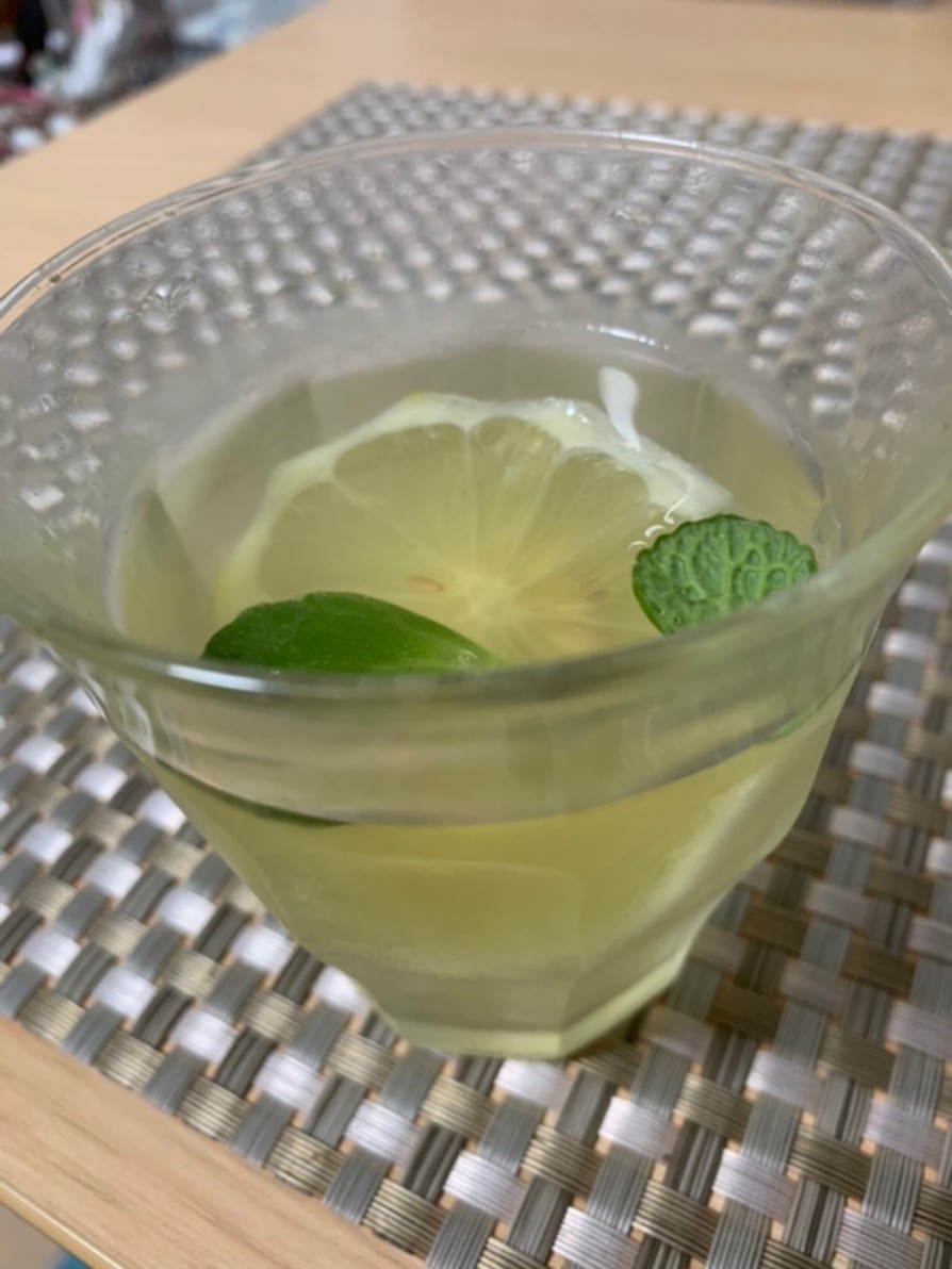 緑茶のミント・レモンフレーバーの画像