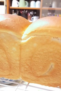 地元のパン屋感が◎基本の食パン