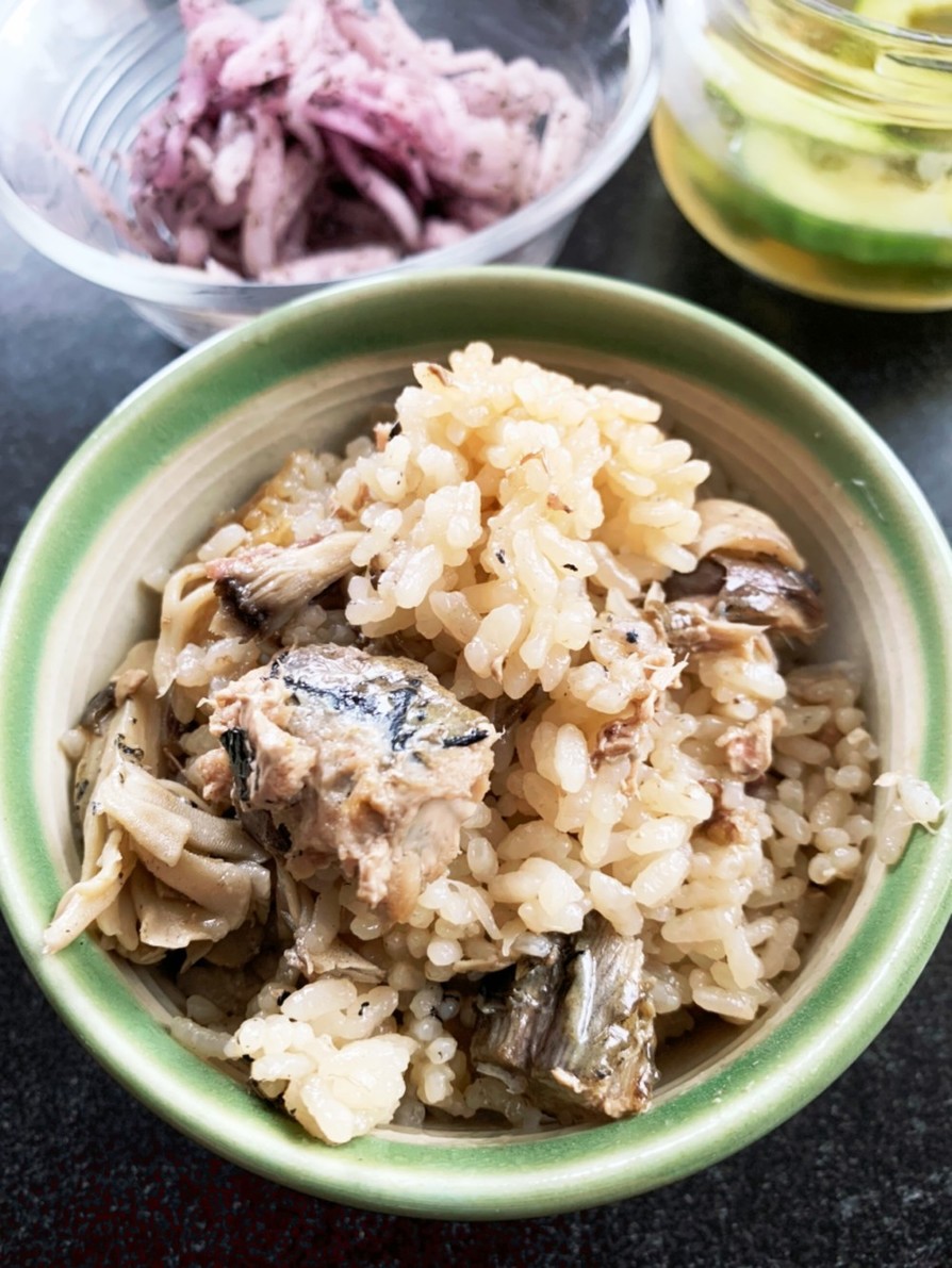 サバ缶と舞茸の炊き込みご飯の画像