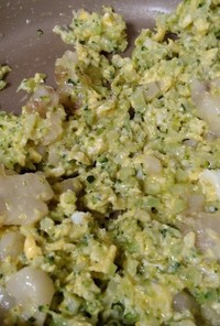 牛脂とブロッコリーライスの卵炒飯