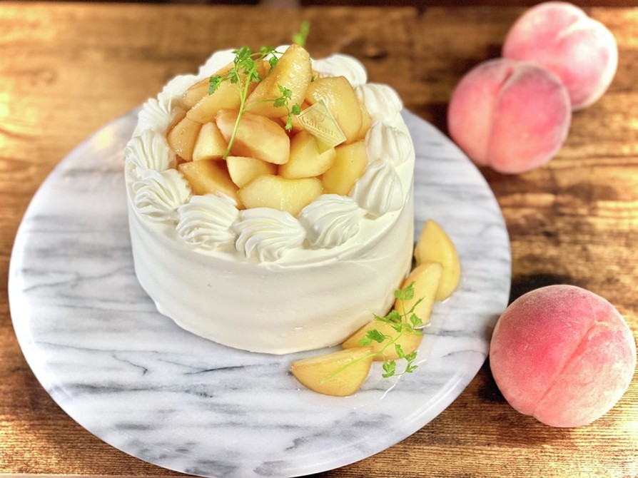 桃のショートケーキの画像