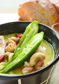 カレー風味のヘルシー豆乳味噌スープ