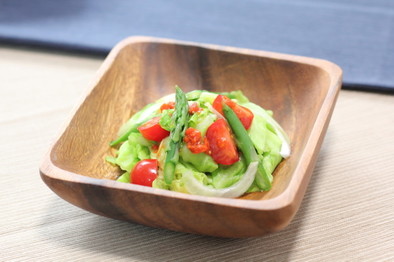 春野菜サラダ ～クコの実のドレッシング～の写真