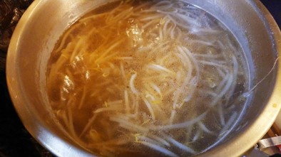 今度はもやしで生姜スープの写真