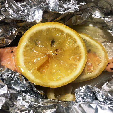 鮭のレモンバター◎トースターでホイル焼きの写真