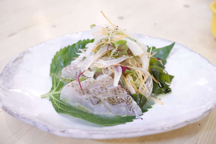 真鯛の松皮造り 塩レモンかけ レシピ 作り方 By 宮城漁師酒場魚谷屋 クックパッド 簡単おいしいみんなのレシピが353万品