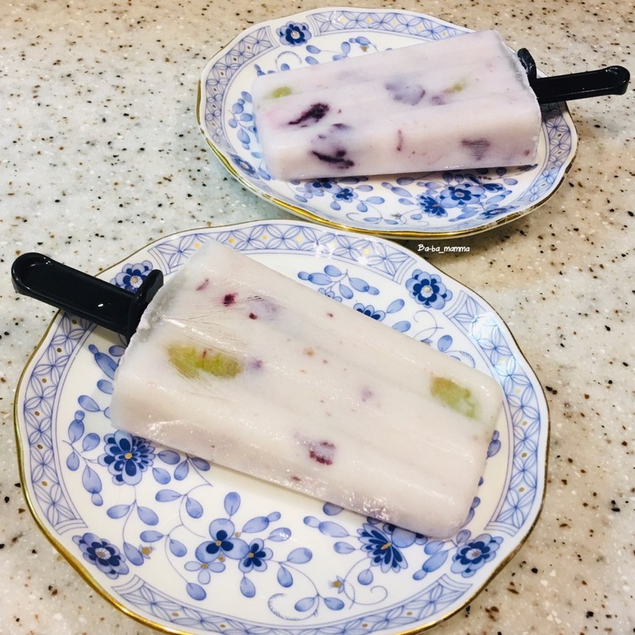 冷凍フルーツのカルピスヨーグルトアイスの画像