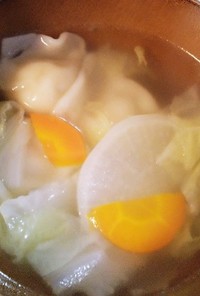 超簡単！冷凍水餃子スープ☆冬野菜たっぷり