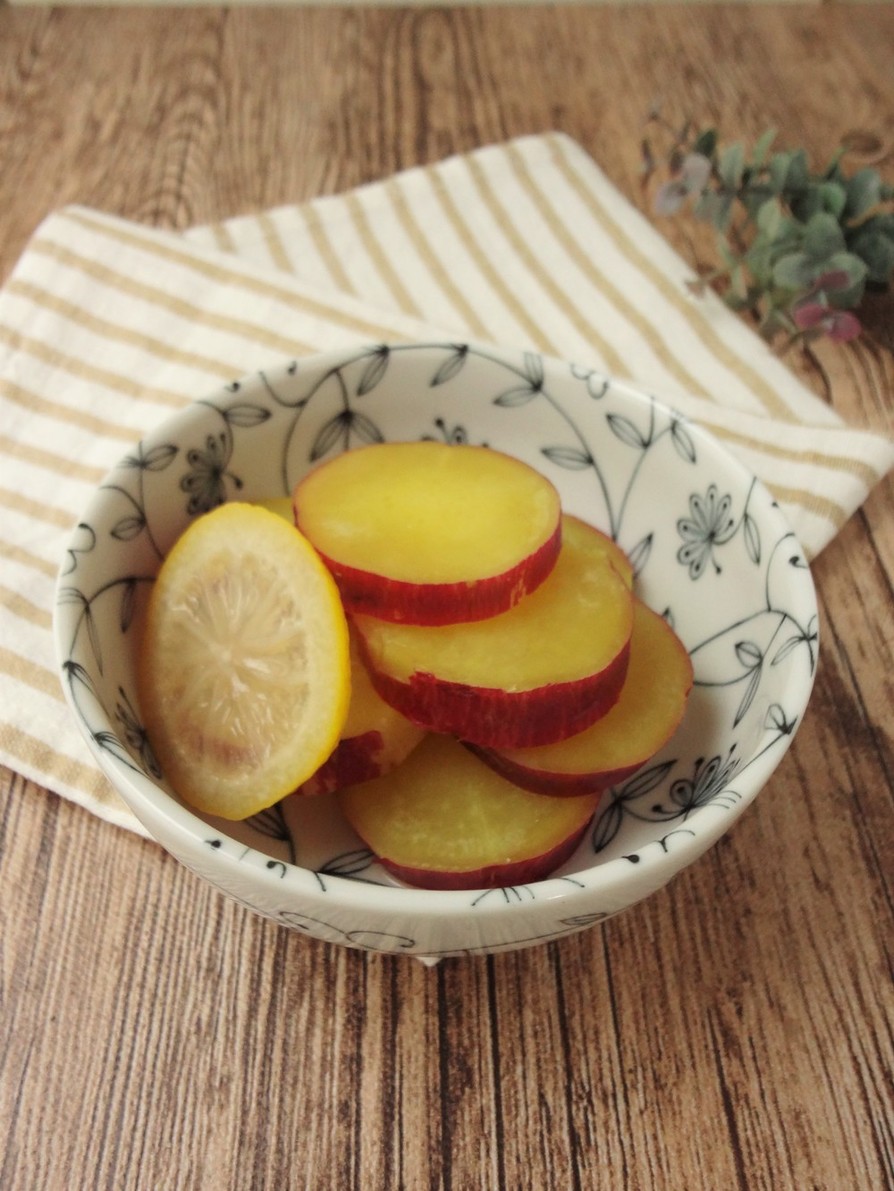 材料4つ★さつま芋のレモン煮の画像
