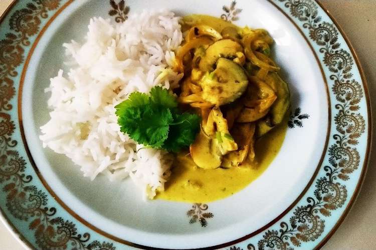 カレー粉でかんたんココナッツミルクカレー レシピ 作り方 By しぃなつみかん クックパッド 簡単おいしいみんなのレシピが352万品