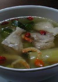 鶏肉とキュウリの薬膳スープ__Chinese Soup with chicken and cucumber