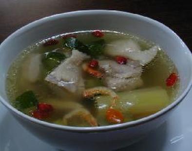 鶏肉とキュウリの薬膳スープ__Chinese Soup with chicken and cucumberの写真