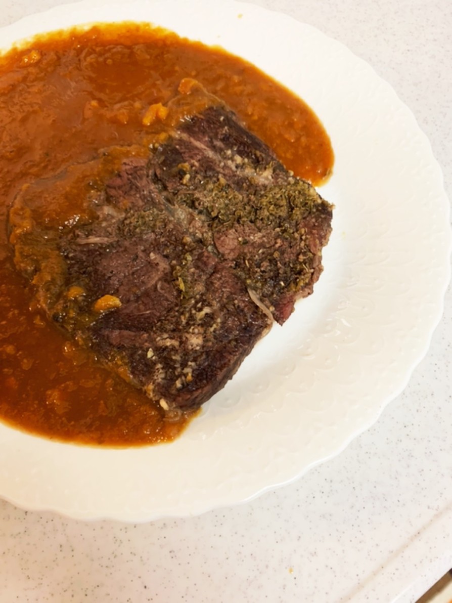 牛肩ロースステーキ肉のプルドポークの画像