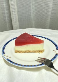 いちごピューレのレアチーズケーキ