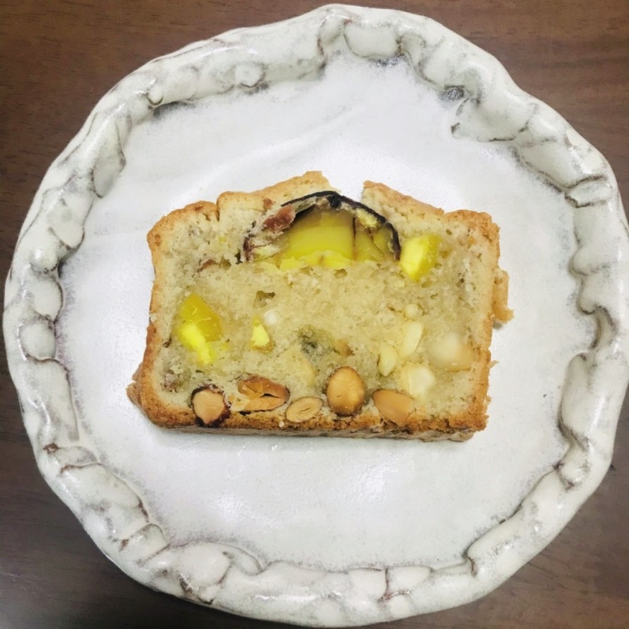 栗とナッツのパウンドケーキの画像
