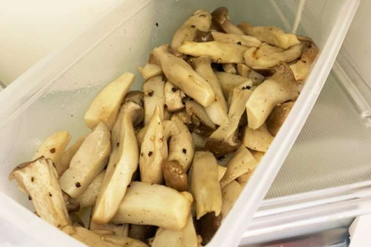 超簡単蒸しエリンギのおつまみ レシピ 作り方 By 俺用だ クックパッド 簡単おいしいみんなのレシピが357万品