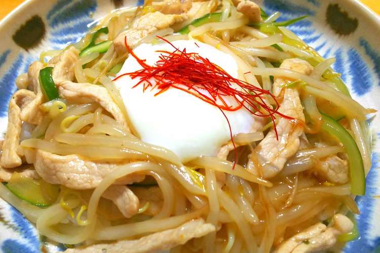 モヤシとキュウリに温泉卵 簡単豚ロース丼 レシピ 作り方 By オヤジの仕事場ゴハン クックパッド 簡単おいしいみんなのレシピが355万品