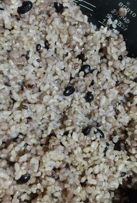 黒いんげん豆の赤飯(雑穀玄米ご飯)