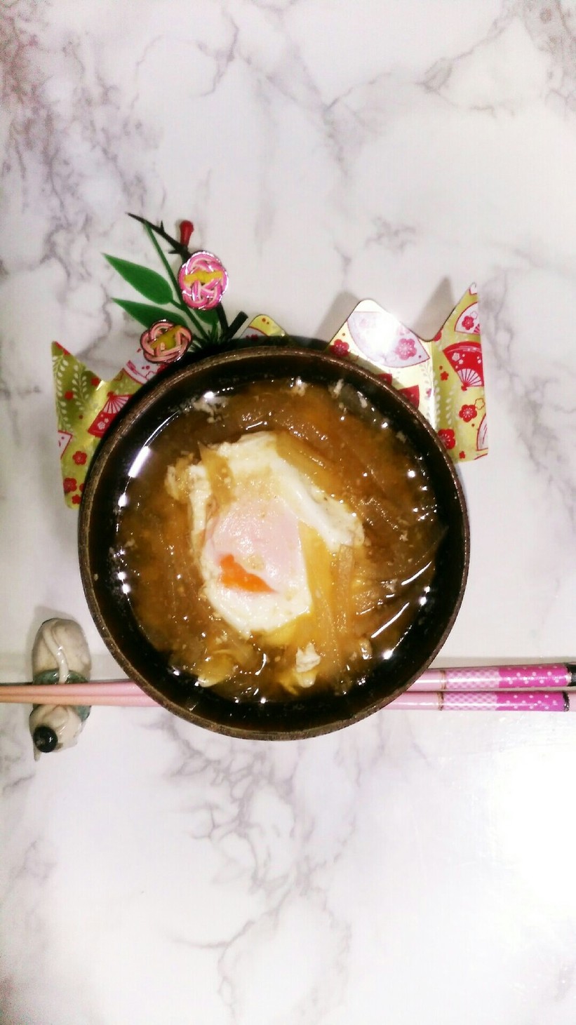 大根と落とし卵のお味噌汁の画像