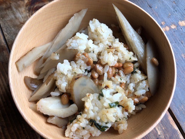 納豆とゴボウのご飯の画像