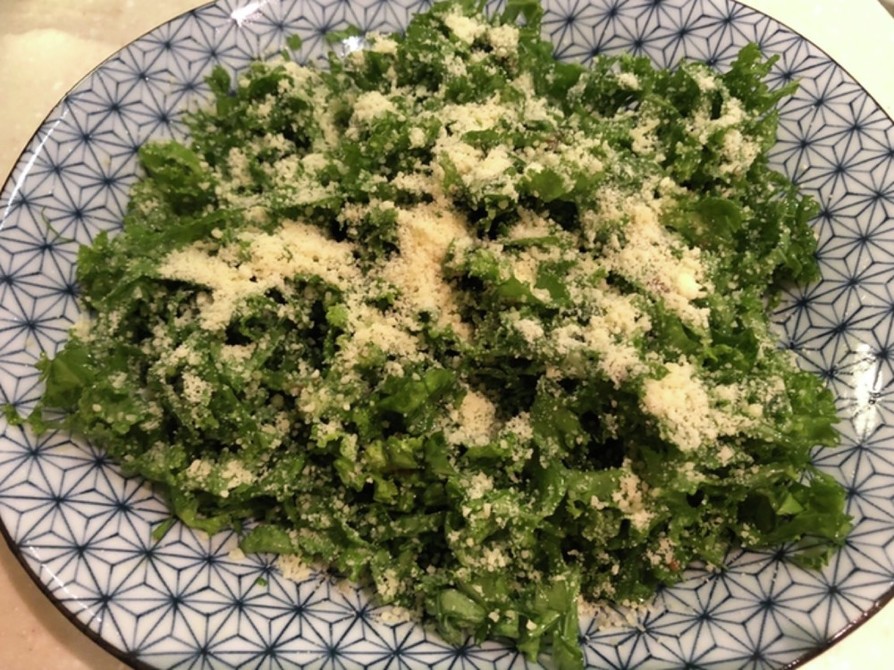 レモンパルメザンケールサラダのレシピ