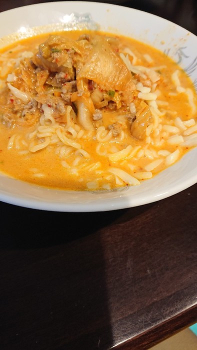 サッポロ一番味噌ラーメンまろキム担々麺の写真