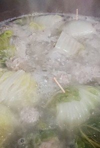 鶏ガラの素で簡単！　生姜風味のロール白菜