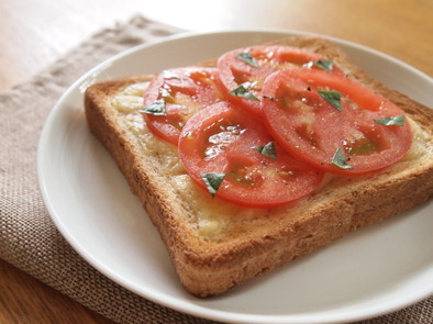 トマトトーストの写真