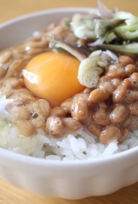 【まずいレシピ】納豆卵かけご飯＋ミョウガ