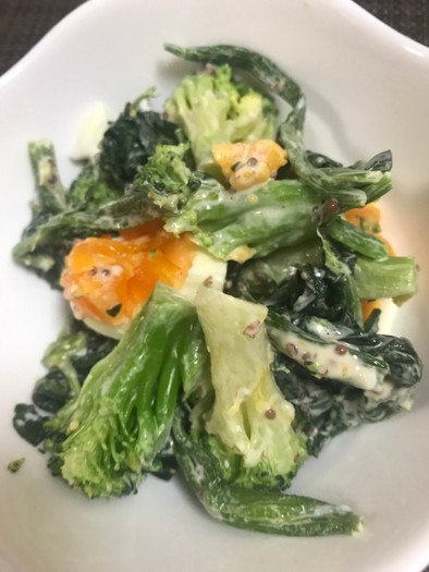 冷凍野菜と卵の簡単サラダの写真