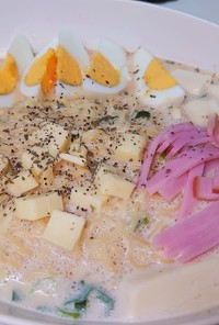 偏愛レシピ／チーズ乗せミルク味噌ラーメン