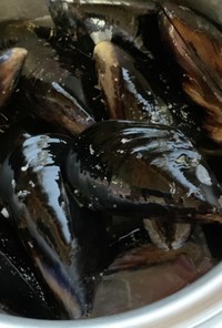 い貝(ムール貝)の欧風白ワイン蒸し
