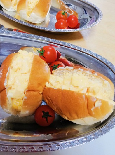 バターロールのエッグサンド★たまごサンドの写真