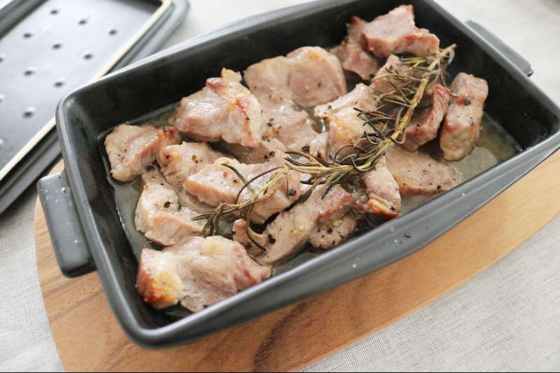 豚バラ肉のレモンハーブグリル レシピ 作り方 By アンジェ公式キッチン クックパッド 簡単おいしいみんなのレシピが379万品