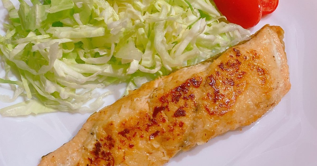 鮭のムニエル 小麦粉なしでできちゃう レシピ 作り方 By にゃん杏 クックパッド 簡単おいしいみんなのレシピが361万品