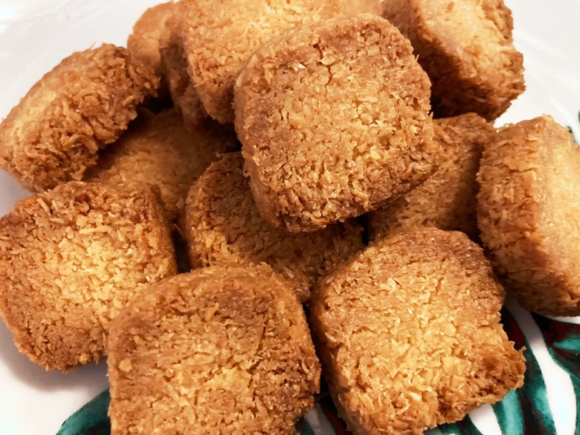 グルテンフリーのココナッツ粉ケーキのレシピ