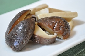 干しシイタケと高野豆腐の含め煮