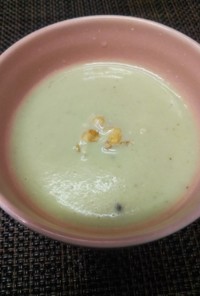 アボカドのミルクスープ
