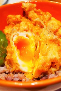 とろっと半熟卵の天ぷらと鶏天の親子天丼