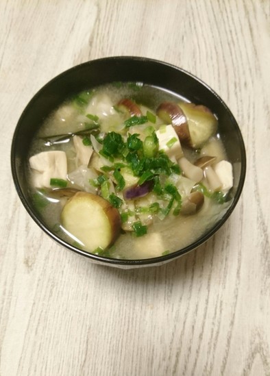 おかずスープ☆豆腐と茄子の味噌汁の写真